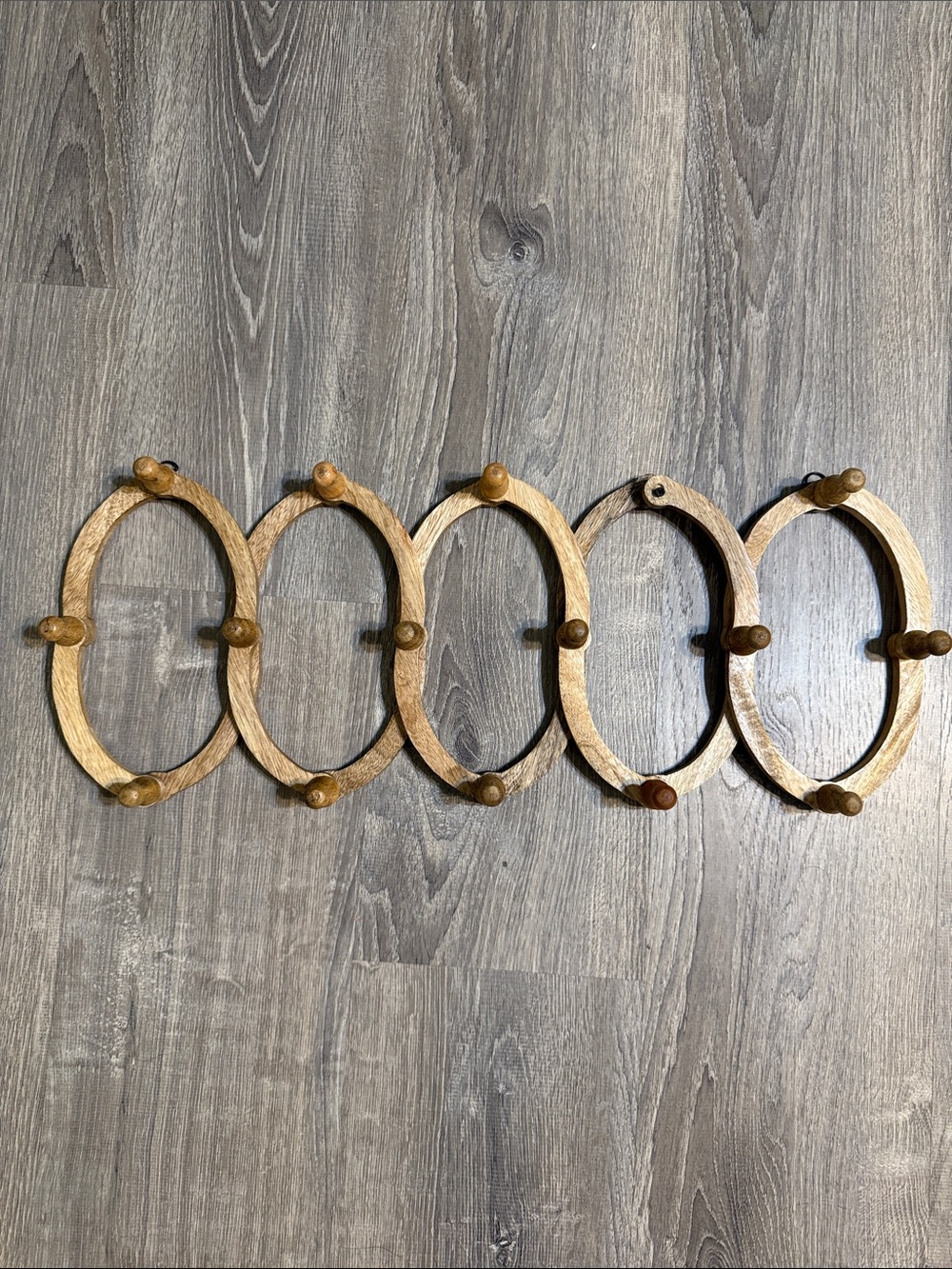 Oval Wood Hook Expandable Rack